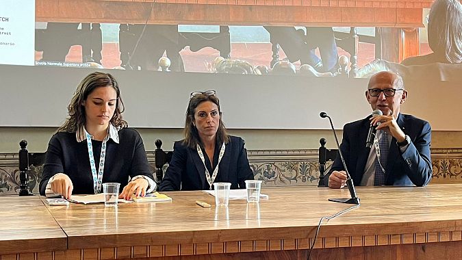 La presentazione delle Linee guida per la digitalizzazione degli archivi all'Internet festival. A destra l'assessore Stefano Ciuoffo